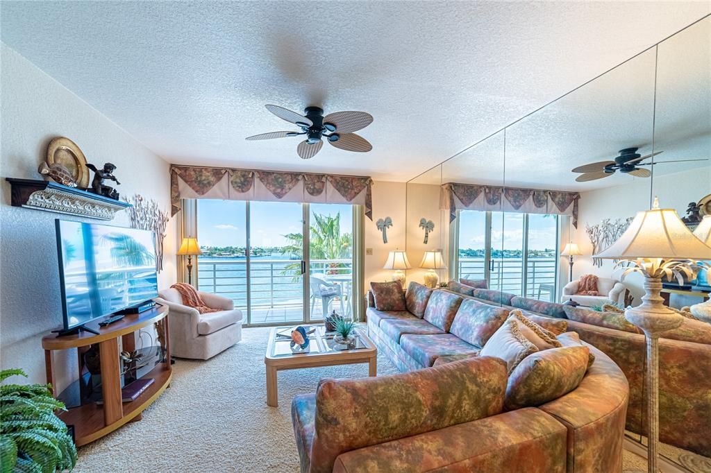 待售: $520,000 (2 贝兹, 2 浴室, 1080 平方英尺)