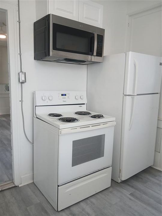 В аренду: $1,350 (0 спален, 1 ванн, 300 Квадратных фут)