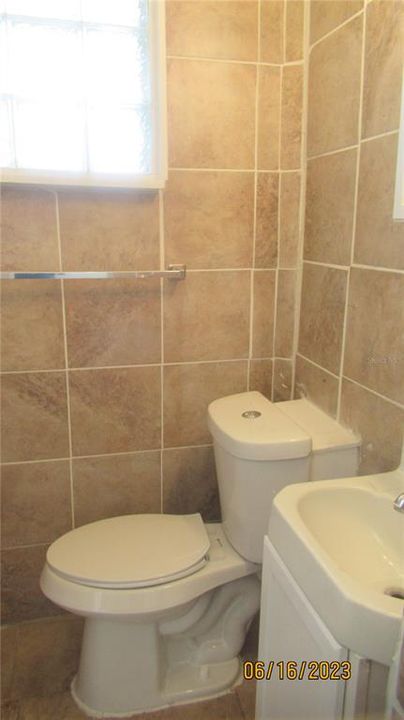 В аренду: $1,350 (0 спален, 1 ванн, 300 Квадратных фут)