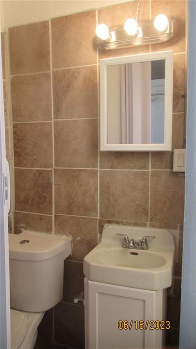 В аренду: $1,350 (0 спален, 1 ванн, 300 Квадратных фут)