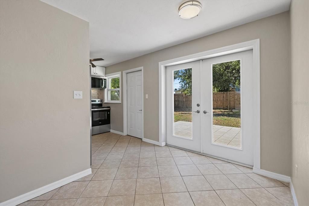 For Sale: $259,000 (3 beds, 1 baths, 1164 Square Feet)