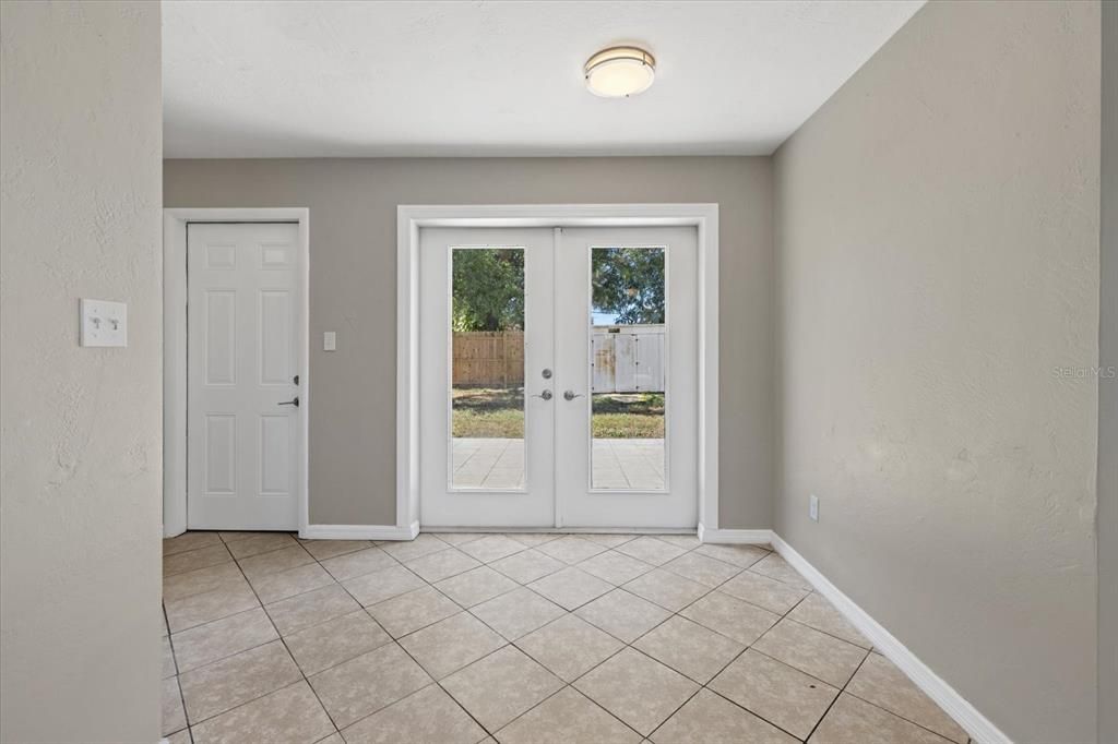 For Sale: $259,000 (3 beds, 1 baths, 1164 Square Feet)