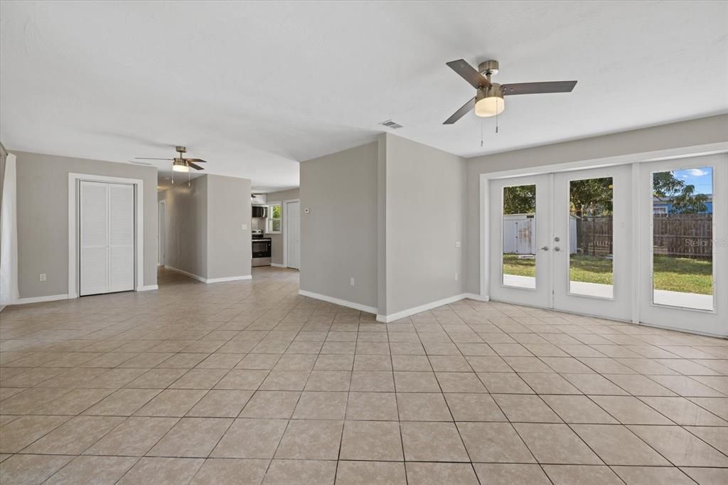 For Sale: $259,000 (3 beds, 1 baths, 1164 Square Feet)