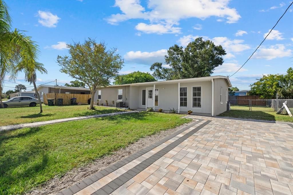 For Sale: $259,000 (3 beds, 1 baths, 1164 Square Feet)