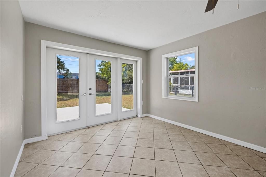 For Sale: $259,000 (3 beds, 1 baths, 1164 Square Feet)