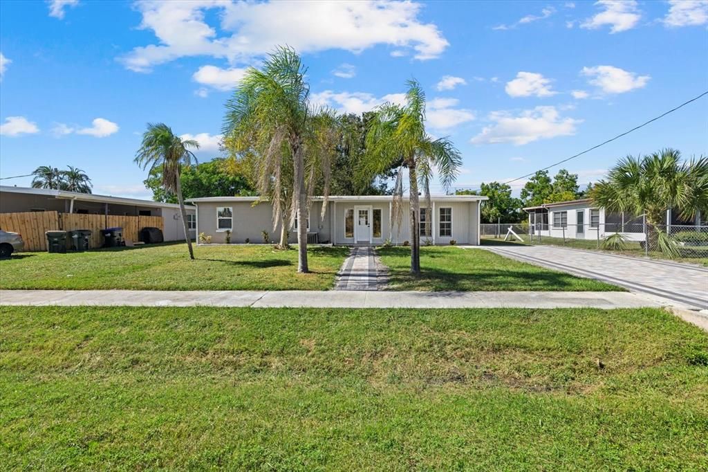 For Sale: $259,000 (3 beds, 1 baths, 1164 Square Feet)