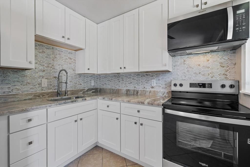 For Sale: $259,000 (3 beds, 1 baths, 1164 Square Feet)