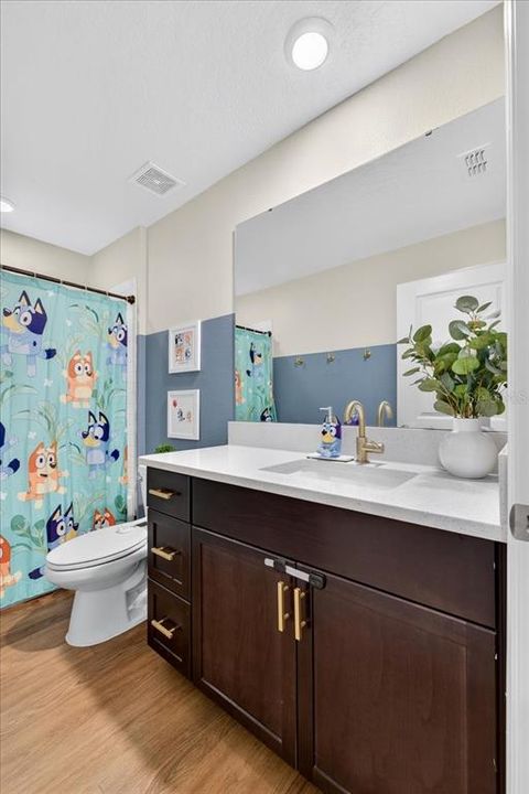 合同活跃: $309,900 (4 贝兹, 2 浴室, 1936 平方英尺)