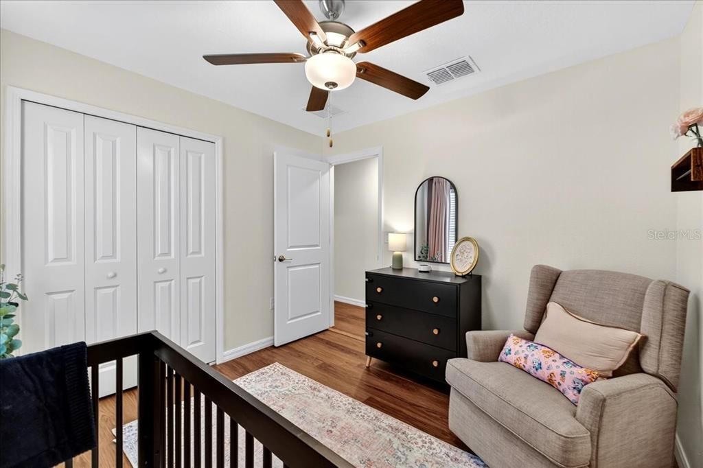 合同活跃: $309,900 (4 贝兹, 2 浴室, 1936 平方英尺)