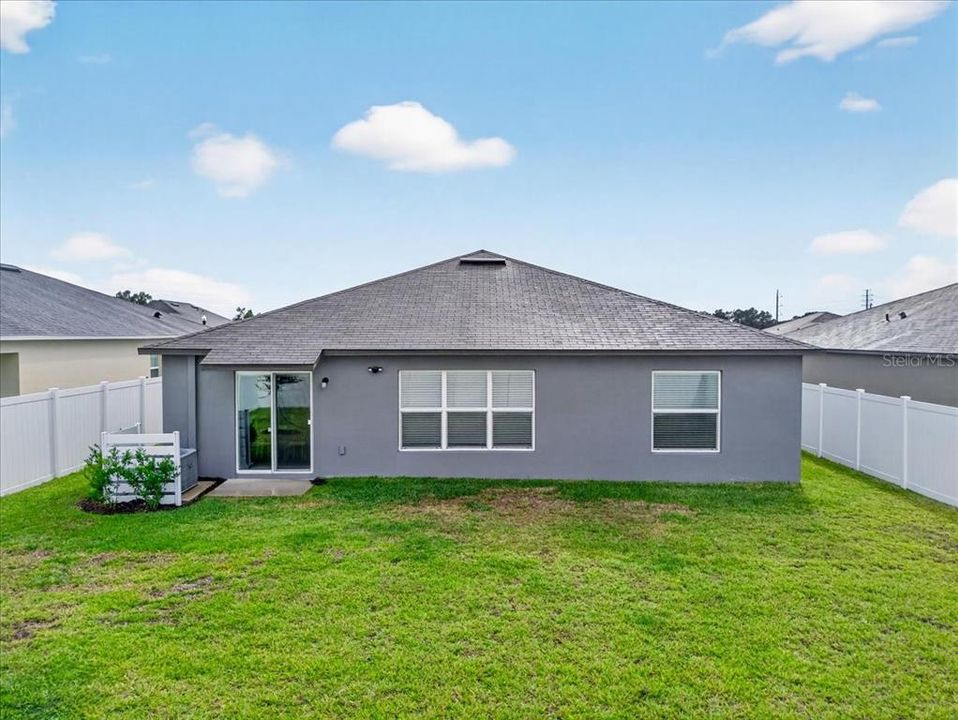 合同活跃: $309,900 (4 贝兹, 2 浴室, 1936 平方英尺)