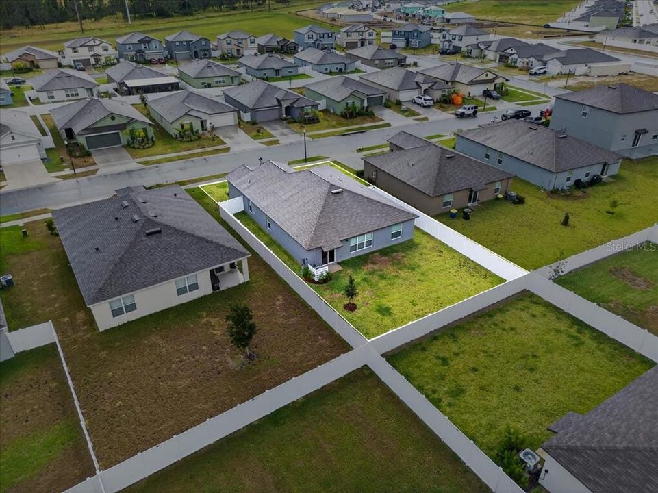 合同活跃: $309,900 (4 贝兹, 2 浴室, 1936 平方英尺)