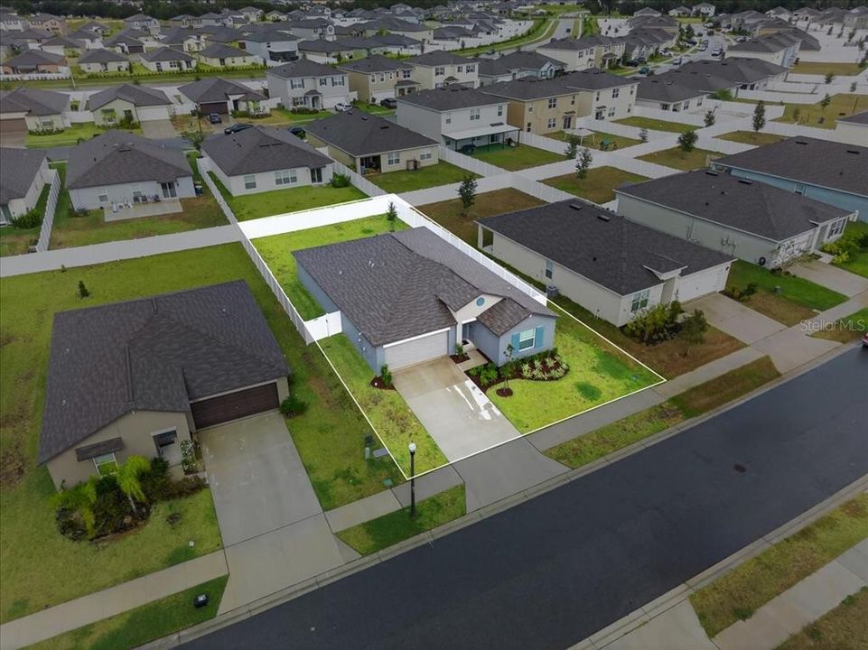 合同活跃: $309,900 (4 贝兹, 2 浴室, 1936 平方英尺)