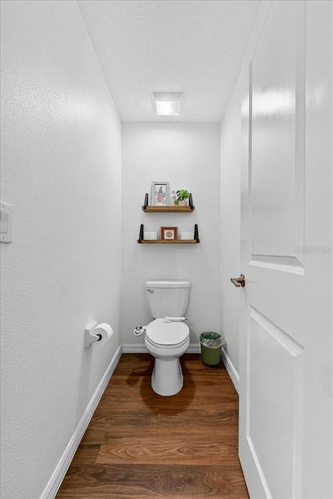 合同活跃: $309,900 (4 贝兹, 2 浴室, 1936 平方英尺)