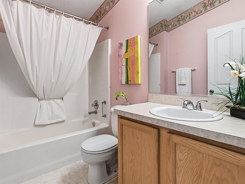 Active With Contract: $229,000 (2 beds, 2 baths, 1163 Square Feet)