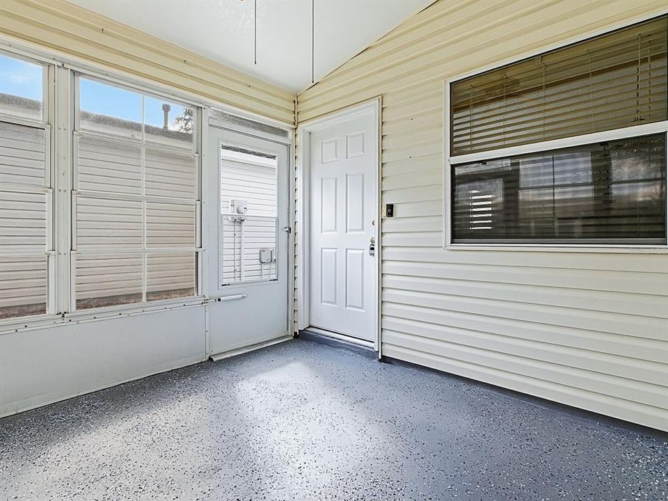 Active With Contract: $229,000 (2 beds, 2 baths, 1163 Square Feet)