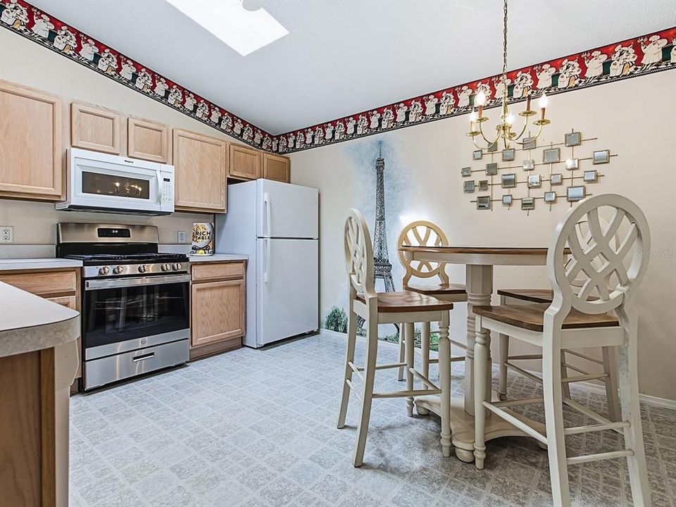 Active With Contract: $229,000 (2 beds, 2 baths, 1163 Square Feet)