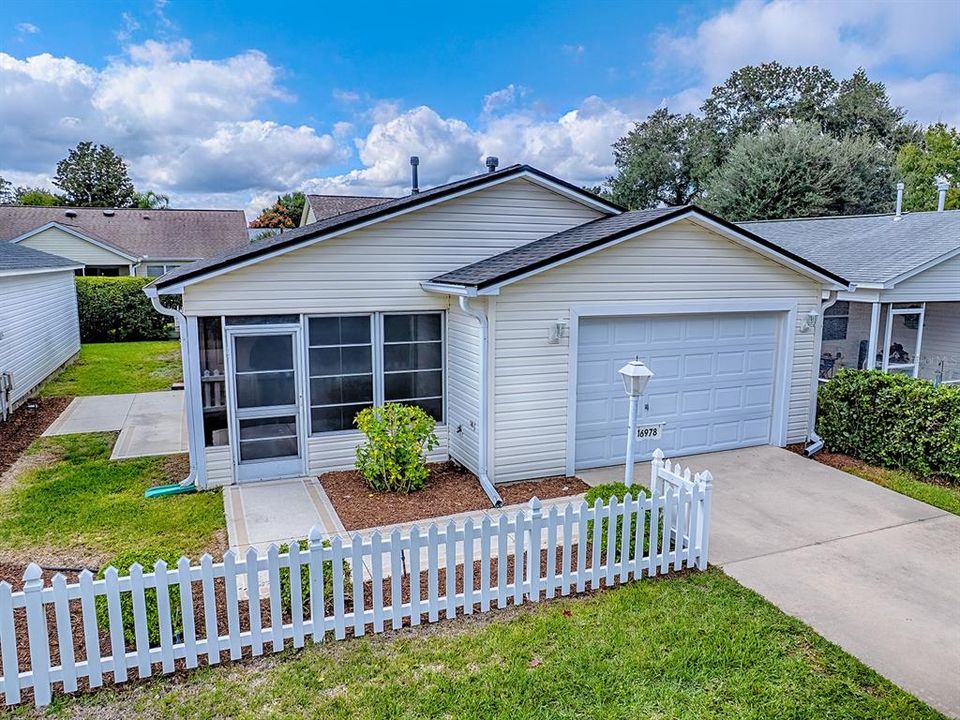 Active With Contract: $229,000 (2 beds, 2 baths, 1163 Square Feet)