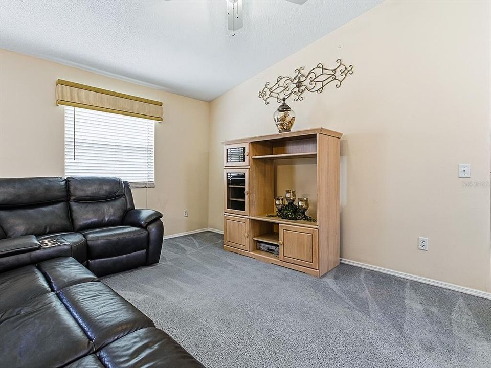 Active With Contract: $229,000 (2 beds, 2 baths, 1163 Square Feet)