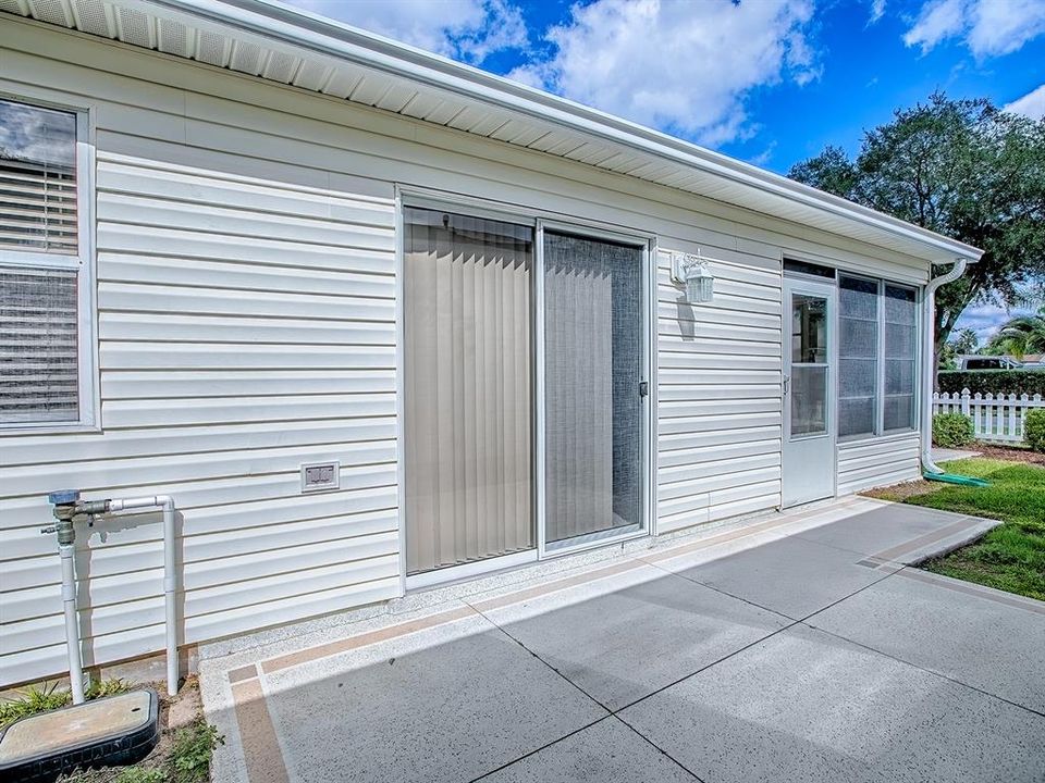 Active With Contract: $229,000 (2 beds, 2 baths, 1163 Square Feet)