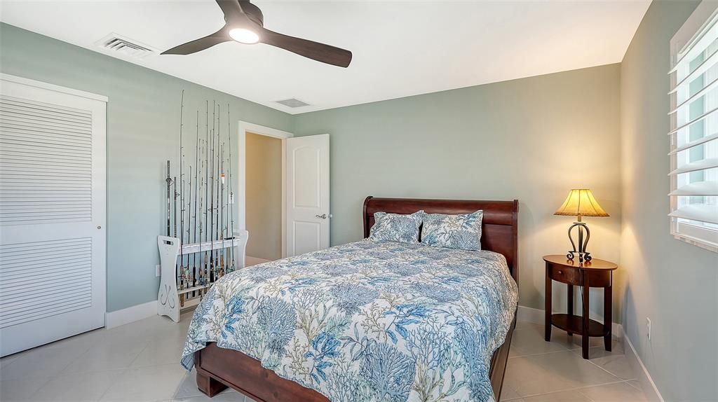 待售: $2,099,000 (2 贝兹, 2 浴室, 1772 平方英尺)