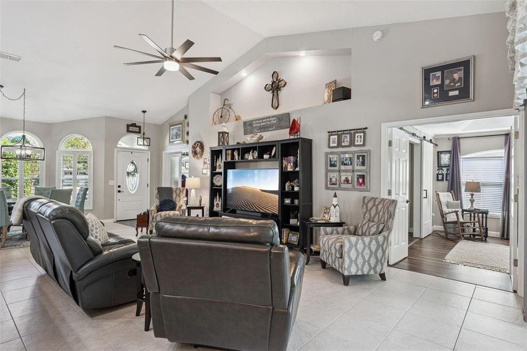 Active With Contract: $430,000 (4 beds, 2 baths, 2088 Square Feet)