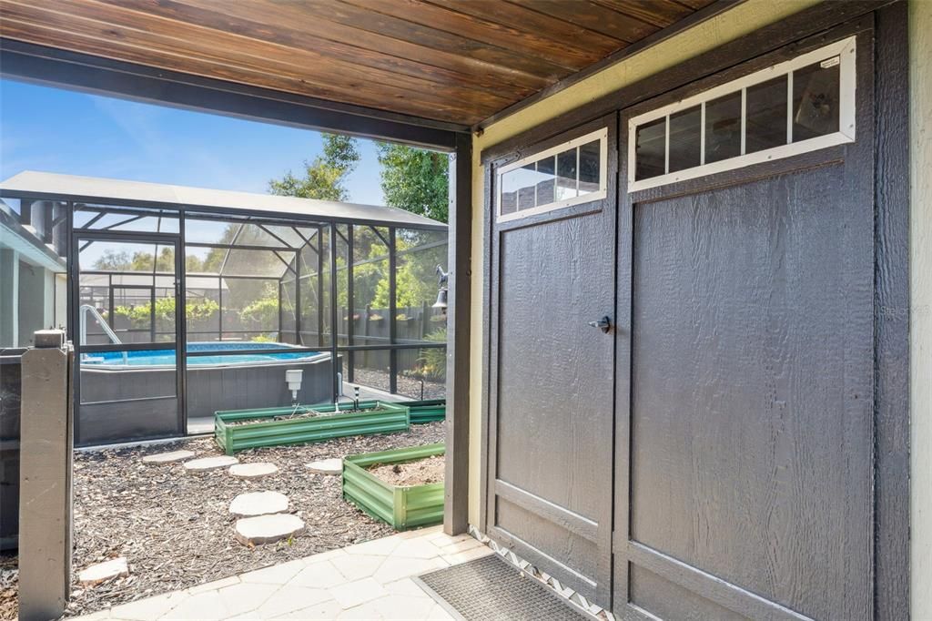 Active With Contract: $430,000 (4 beds, 2 baths, 2088 Square Feet)