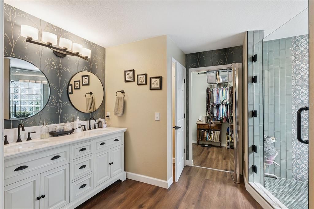 Active With Contract: $430,000 (4 beds, 2 baths, 2088 Square Feet)