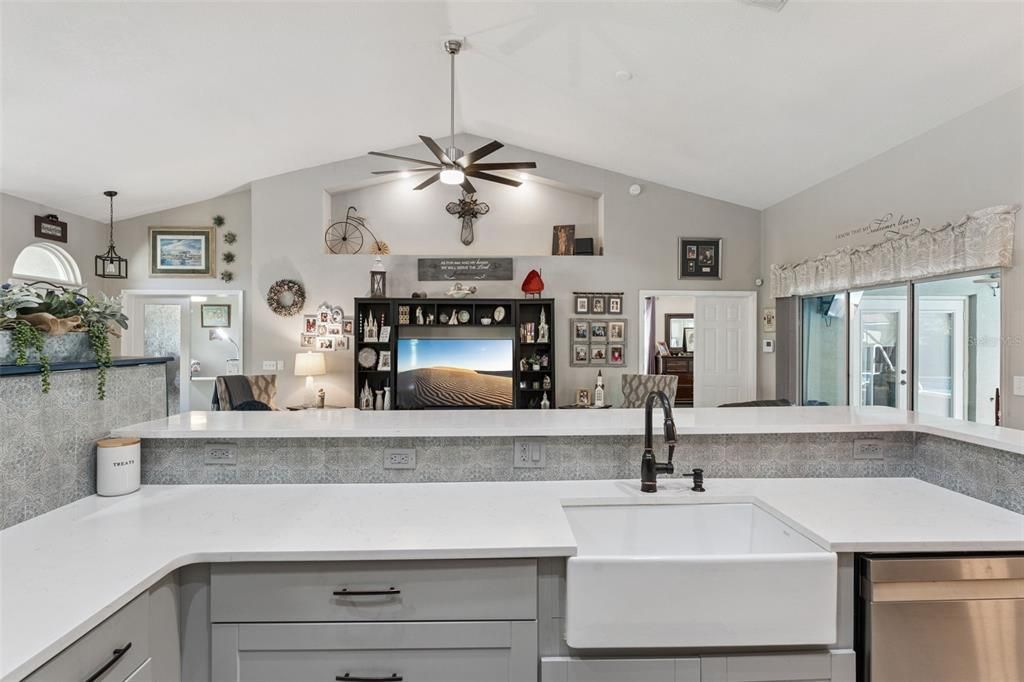 Active With Contract: $430,000 (4 beds, 2 baths, 2088 Square Feet)