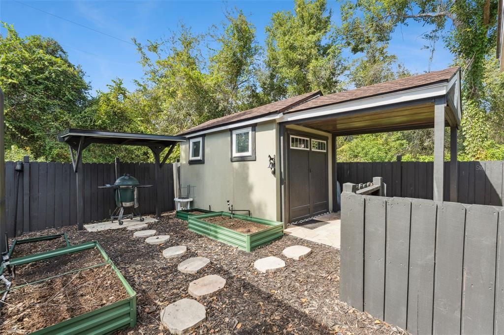 Active With Contract: $430,000 (4 beds, 2 baths, 2088 Square Feet)