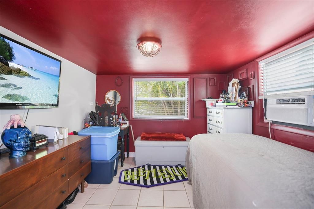 Active With Contract: $325,000 (4 beds, 2 baths, 1163 Square Feet)