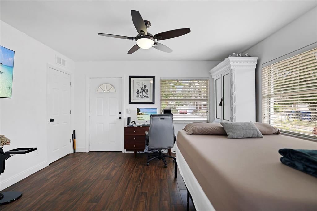 Active With Contract: $325,000 (4 beds, 2 baths, 1163 Square Feet)