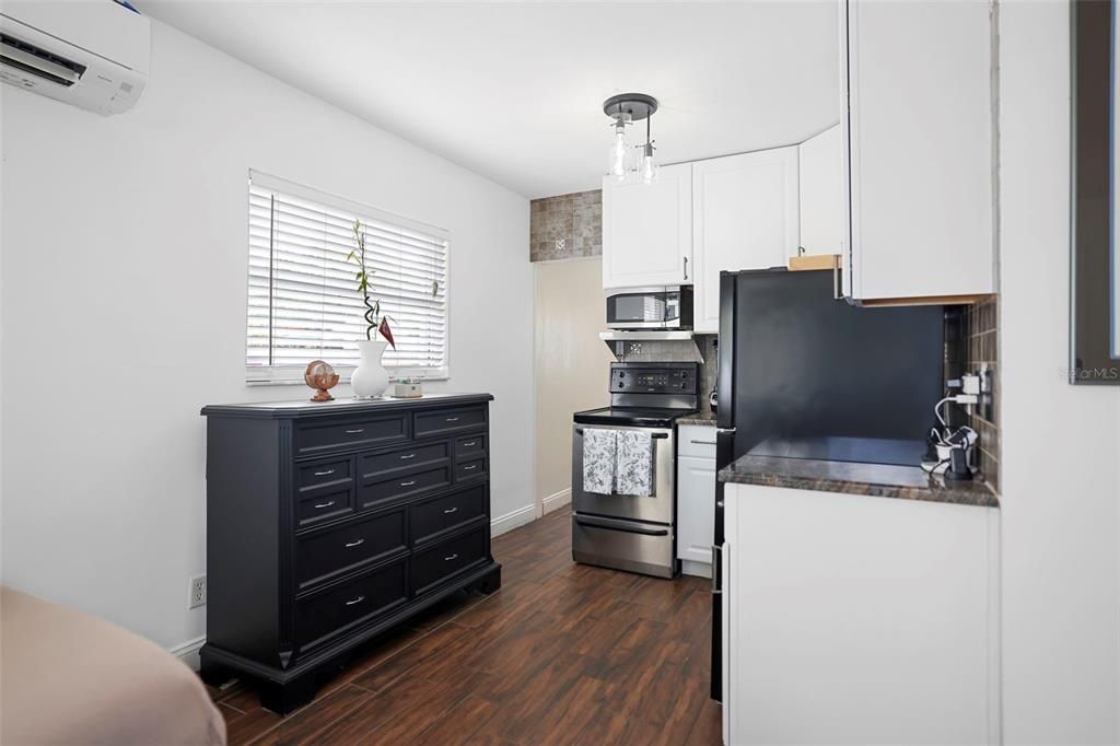 Active With Contract: $325,000 (4 beds, 2 baths, 1163 Square Feet)