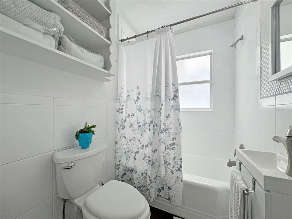 Active With Contract: $325,000 (4 beds, 2 baths, 1163 Square Feet)