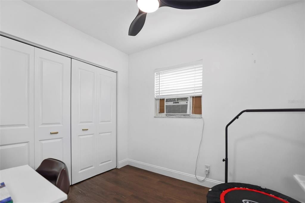 Active With Contract: $325,000 (4 beds, 2 baths, 1163 Square Feet)