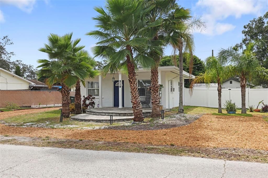 Active With Contract: $325,000 (4 beds, 2 baths, 1163 Square Feet)