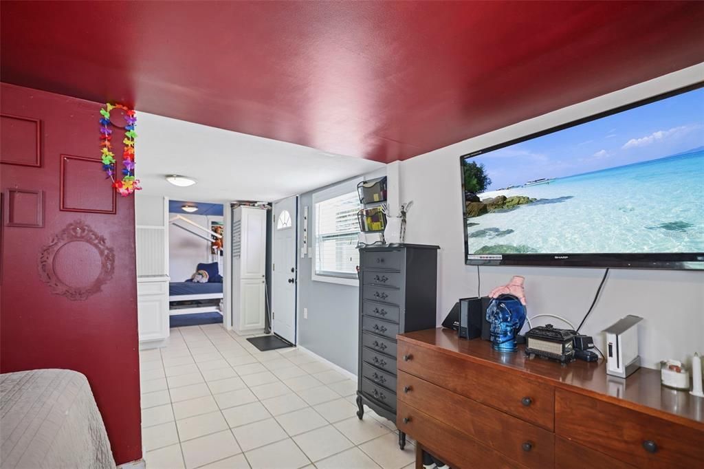 Active With Contract: $325,000 (4 beds, 2 baths, 1163 Square Feet)