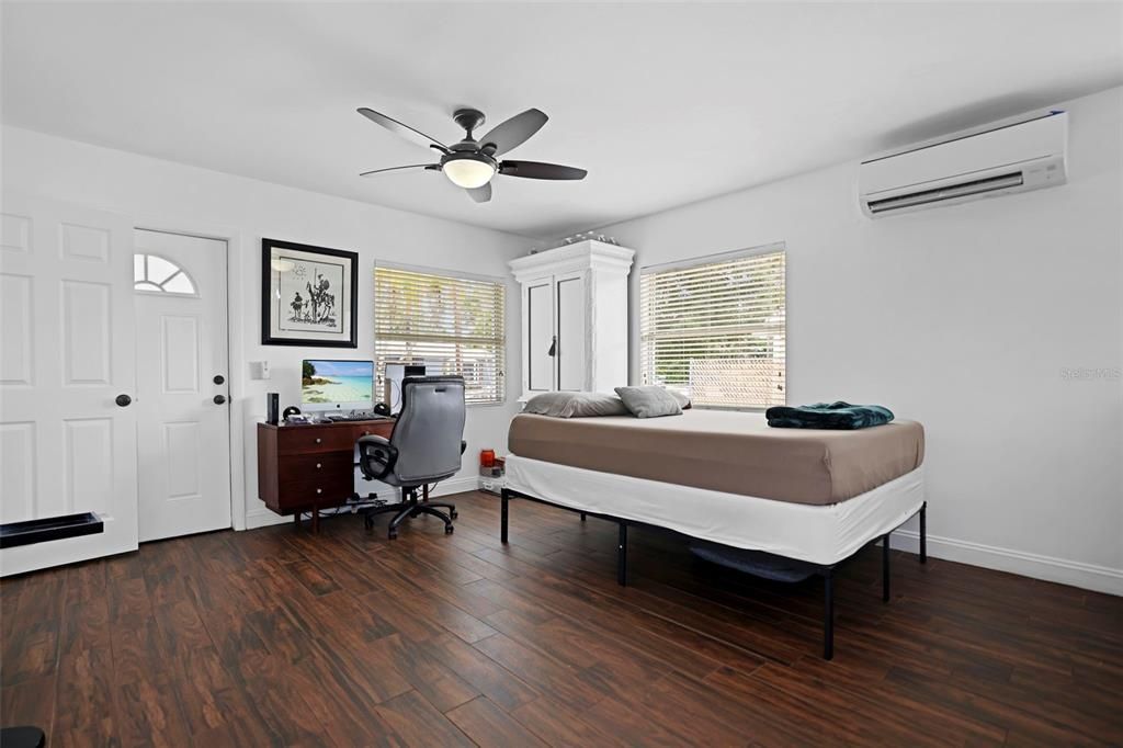 Active With Contract: $325,000 (4 beds, 2 baths, 1163 Square Feet)