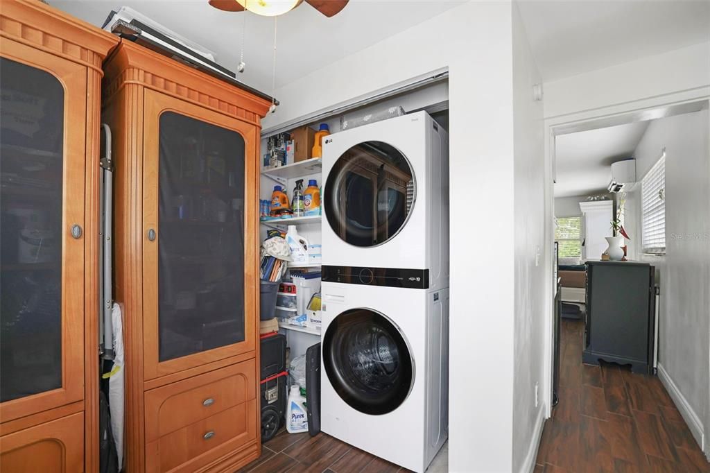 Active With Contract: $325,000 (4 beds, 2 baths, 1163 Square Feet)