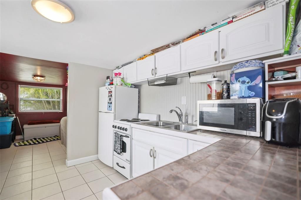 Active With Contract: $325,000 (4 beds, 2 baths, 1163 Square Feet)