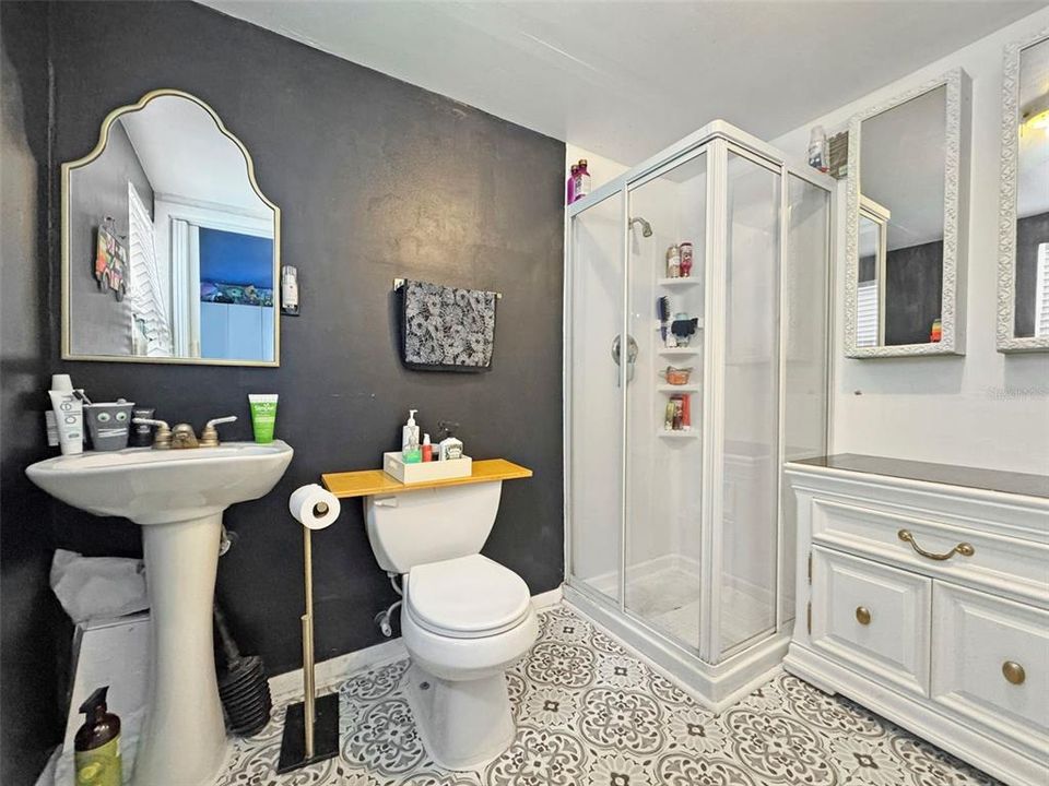 Active With Contract: $325,000 (4 beds, 2 baths, 1163 Square Feet)