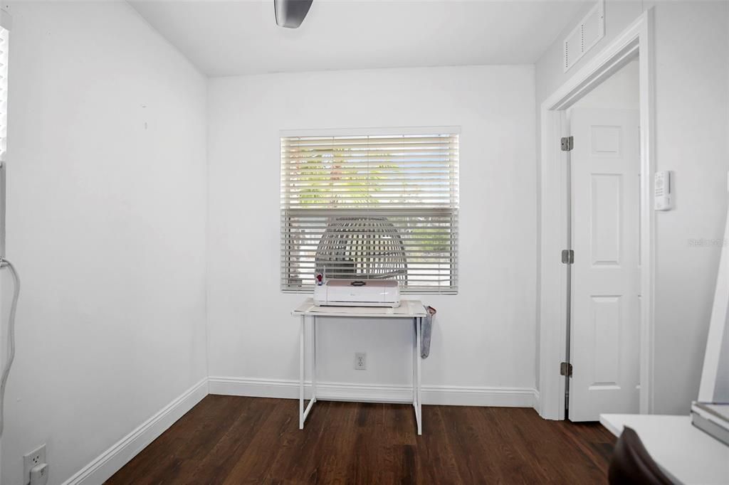 Active With Contract: $325,000 (4 beds, 2 baths, 1163 Square Feet)