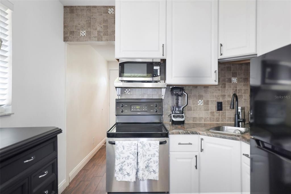 Active With Contract: $325,000 (4 beds, 2 baths, 1163 Square Feet)