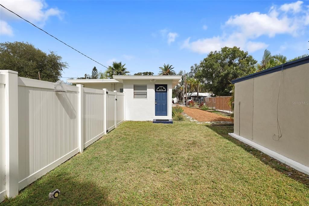 Active With Contract: $325,000 (4 beds, 2 baths, 1163 Square Feet)