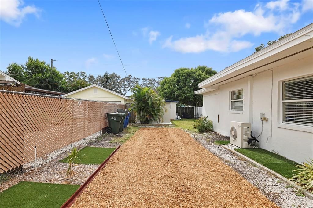 Active With Contract: $325,000 (4 beds, 2 baths, 1163 Square Feet)