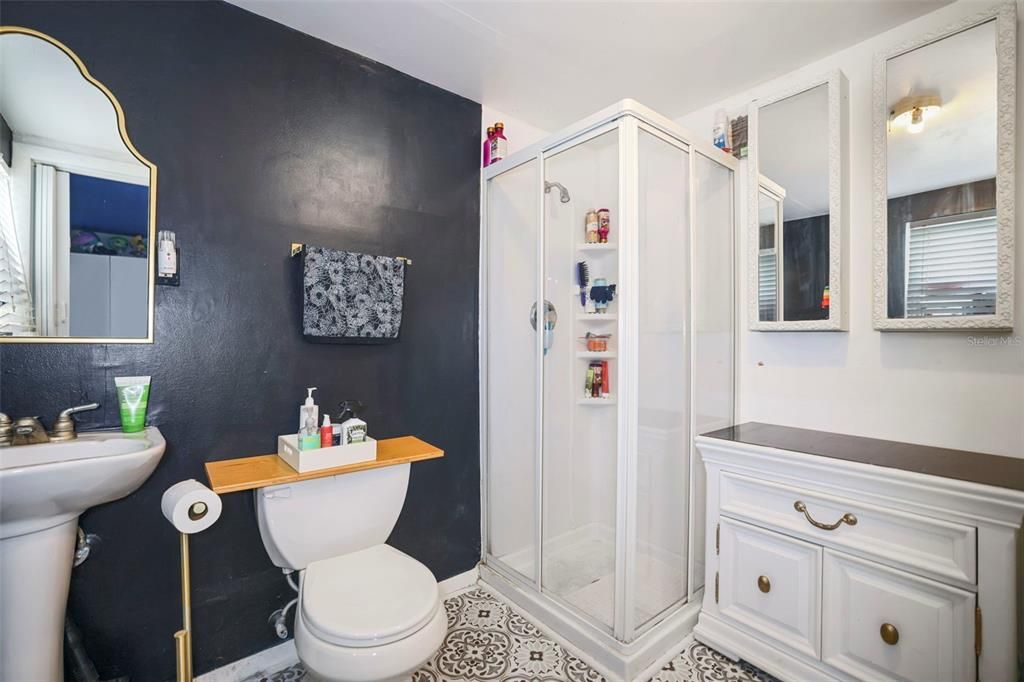 Active With Contract: $325,000 (4 beds, 2 baths, 1163 Square Feet)