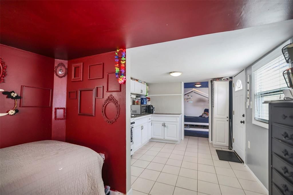 Active With Contract: $325,000 (4 beds, 2 baths, 1163 Square Feet)