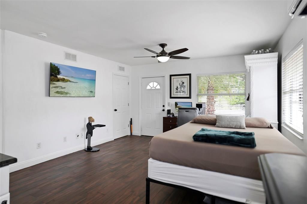 Active With Contract: $325,000 (4 beds, 2 baths, 1163 Square Feet)
