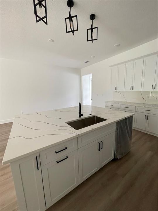 待售: $569,900 (4 贝兹, 3 浴室, 2267 平方英尺)