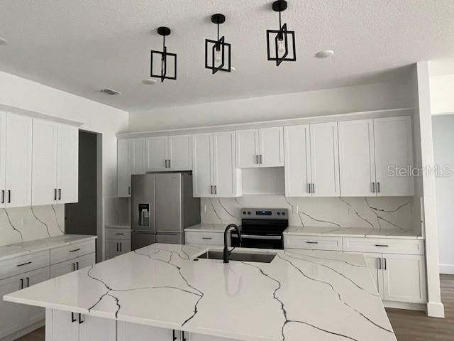 待售: $569,900 (4 贝兹, 3 浴室, 2267 平方英尺)