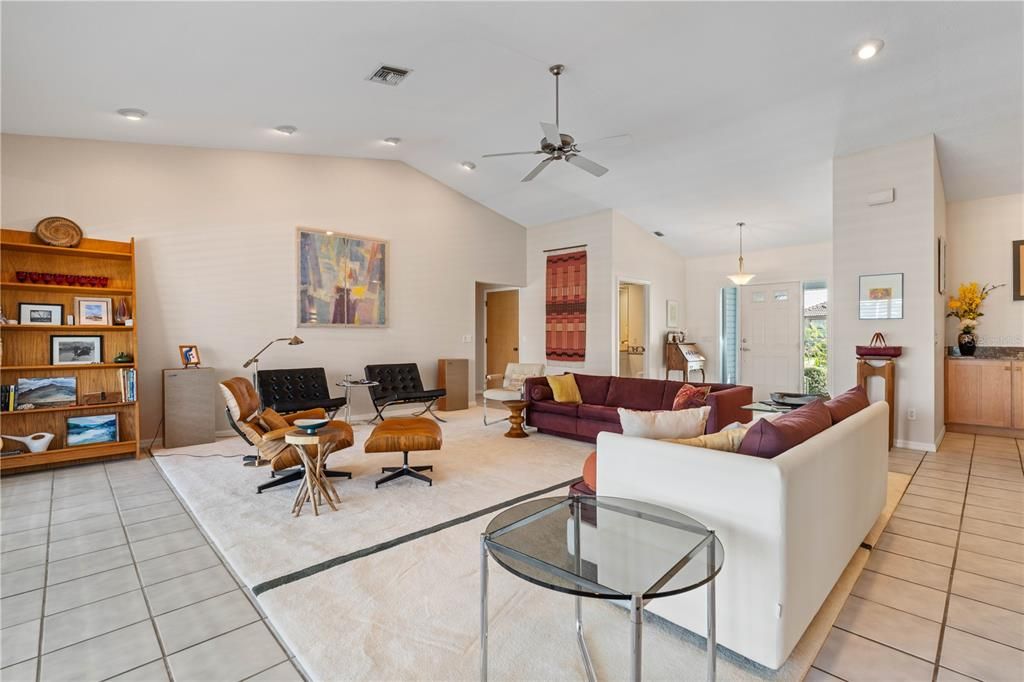 待售: $760,000 (3 贝兹, 2 浴室, 2474 平方英尺)